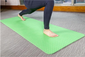  High quality tpe yoga mat custom private label	